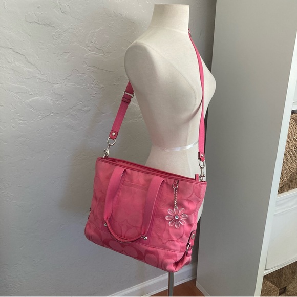 Coach Kyra Daisy Signature Tote in ‘Hibiscus’ - Picture 13 of 14